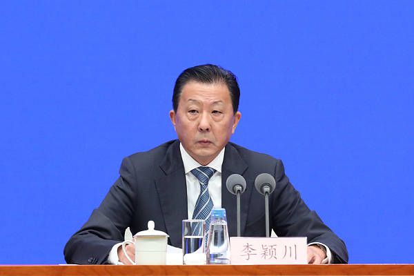 调教小sao货撅起打屁股视频